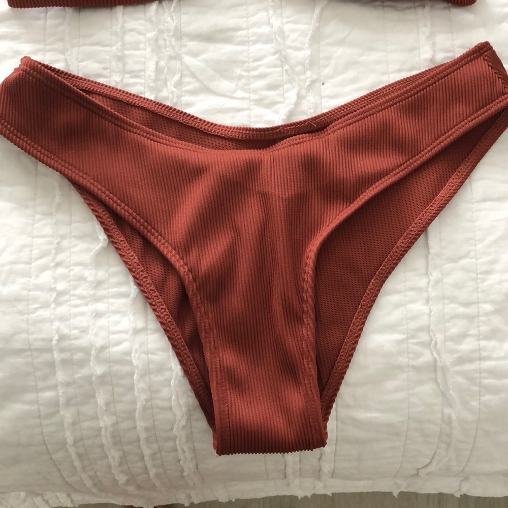 Bikini Set - Picture 2 of 2